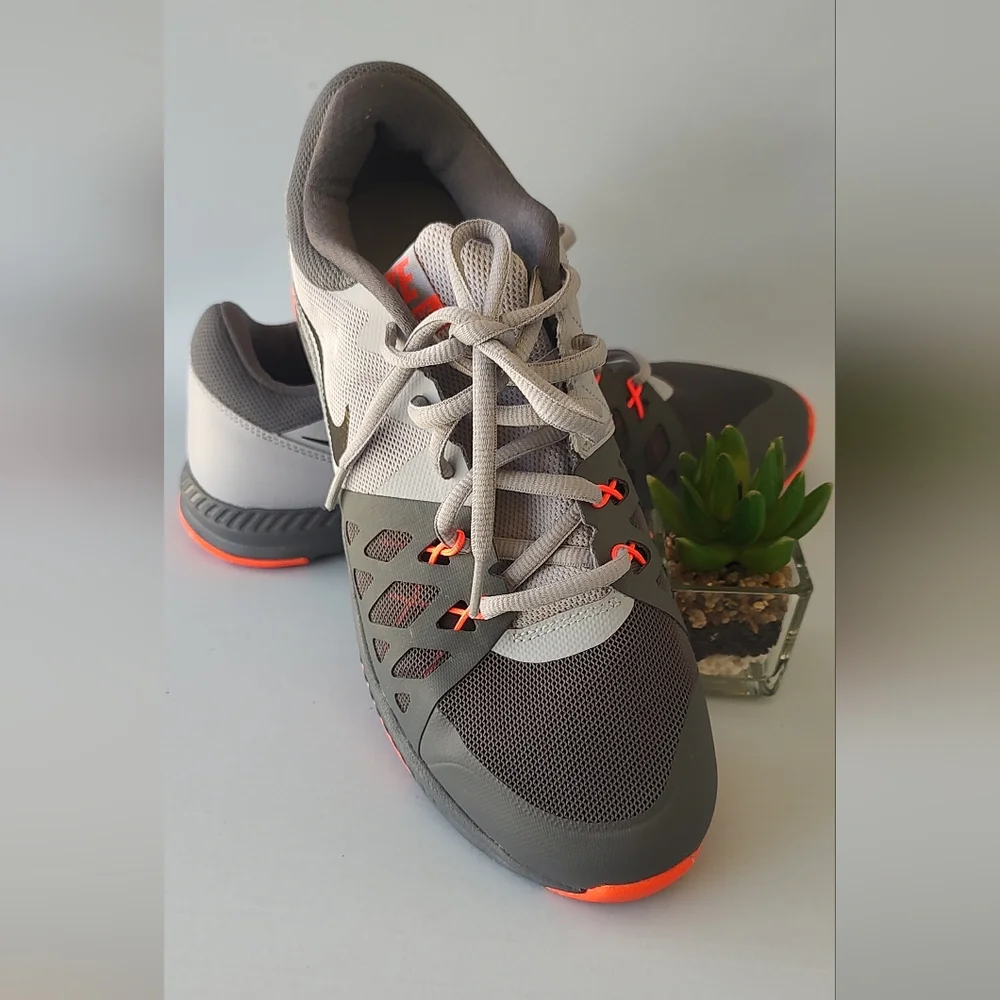 Nike Men's Gray and Orange Athletic Shoes